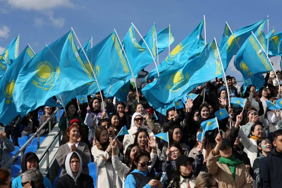 Уровень доверия казахстанцев Президенту остается высоким – соцопрос