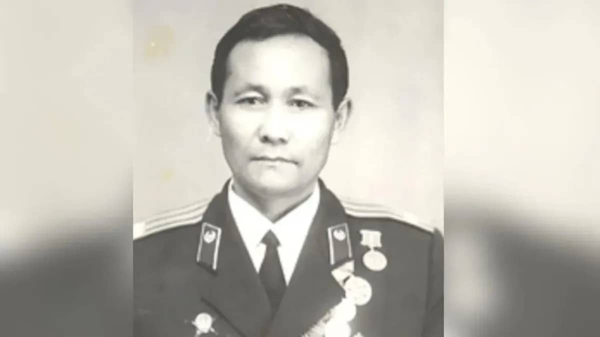 Екінші дүниежүзілік соғыс ардагері Кенжебай Мәденовке «Халық қаһарманы» атағы берілді