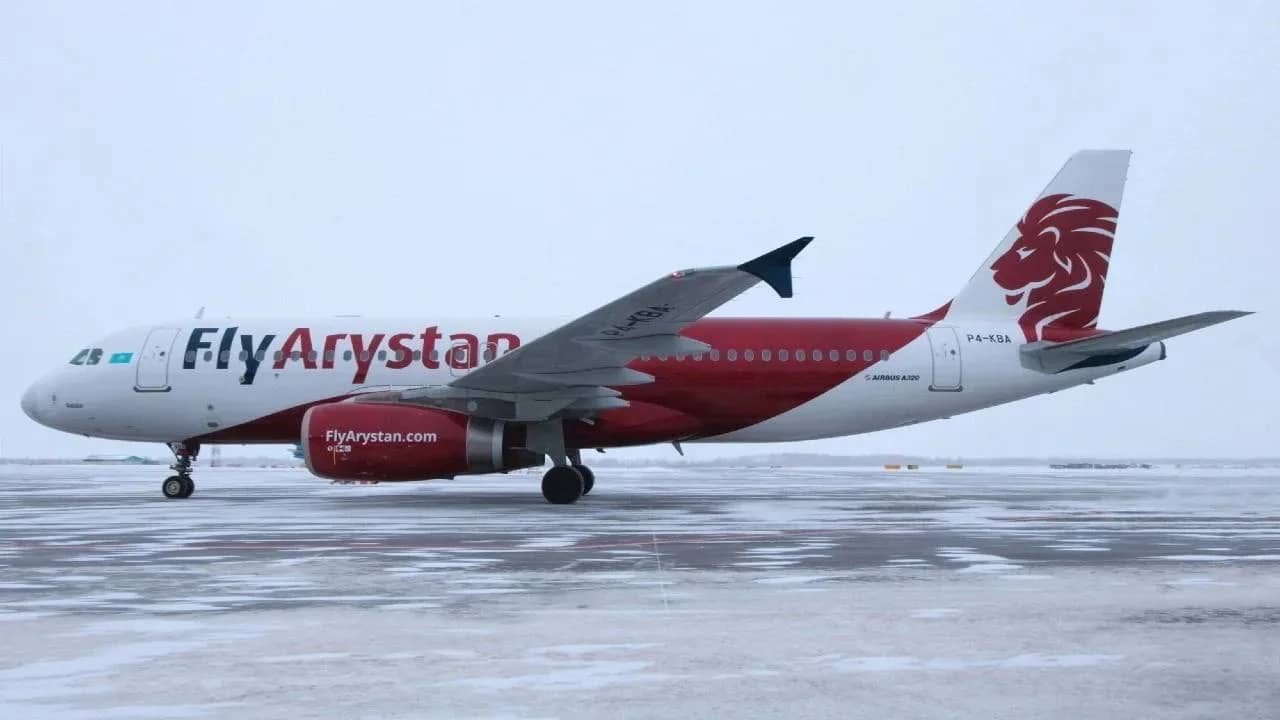 FlyArystan рейсі: Ұшақ құстармен соқтығысып, кешіктірілді