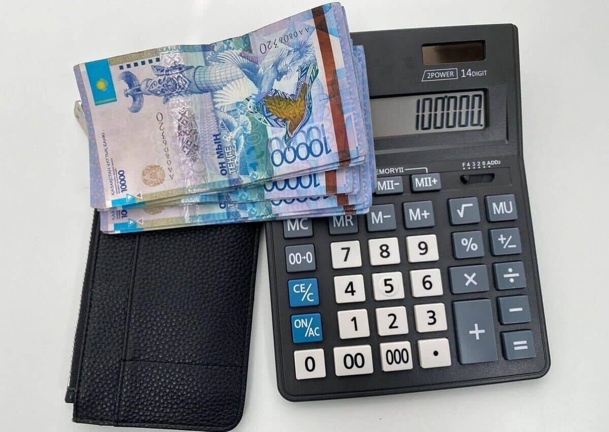 400-ден астам блогер 200 млн теңге салық төлеген