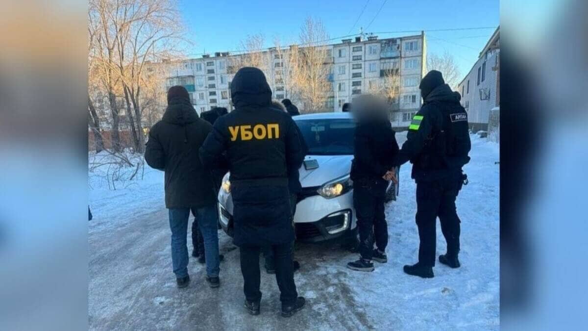 Ақсу қаласында зауыт жұмысшыларын алдап, 25 млн теңге ұрлаған қылмыстық топ анықталды