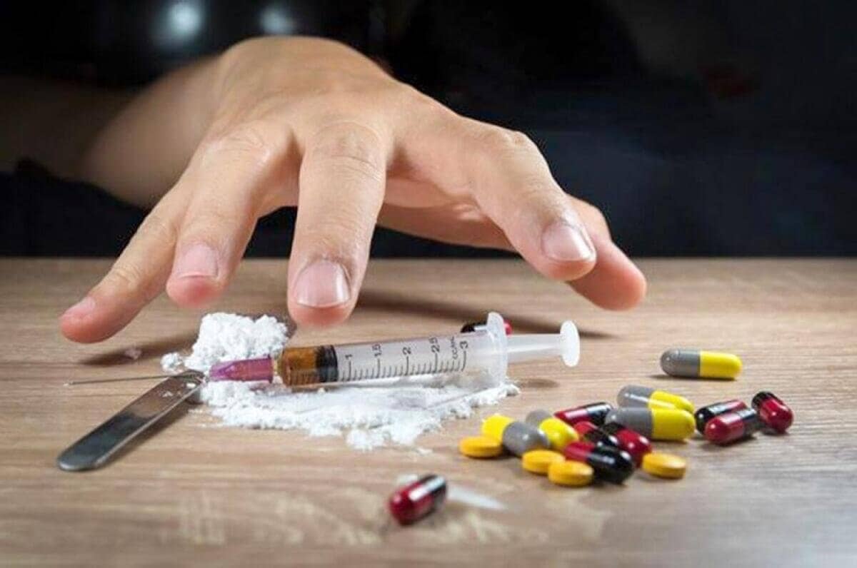Павлодарда дене шынықтыру мұғалімінен есірткі табылды