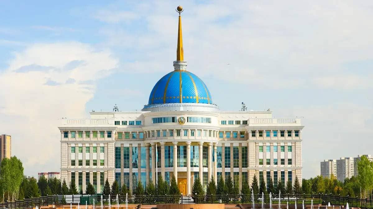 Президент әйел құқығы мен балалардың қауіпсіздігін қамтамасыз ететін заңдарға қол қойды