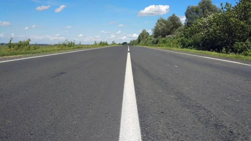 Тұтас бір сызықты кесіп өткендер жүргізуші куәлігінен айырылады