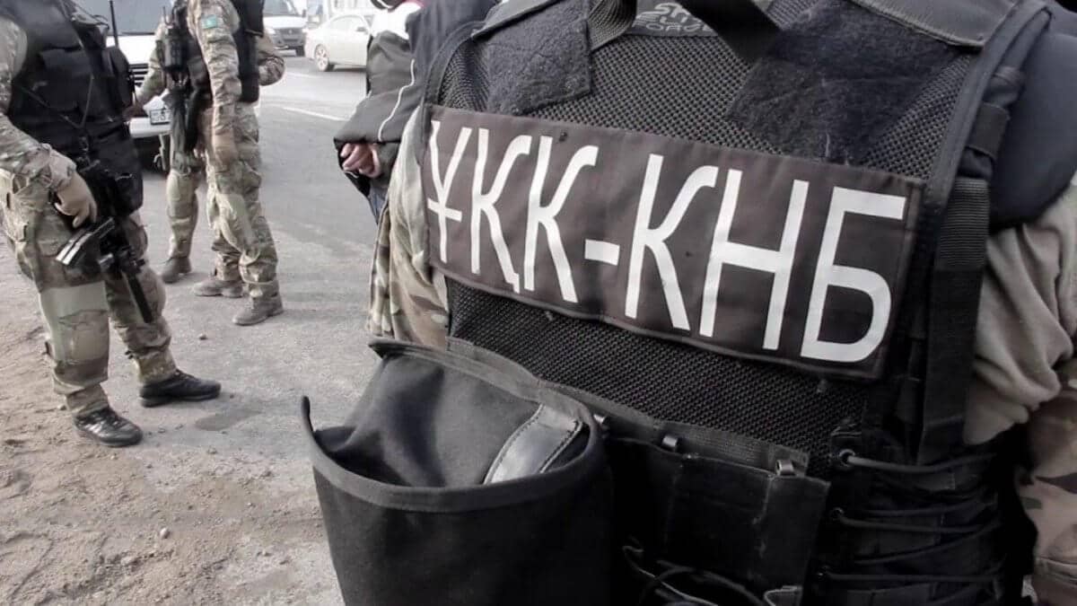 Астанада банк қызметкері танысы үшін ҰҚК-нің арнайы операциясына кедергі келтірген