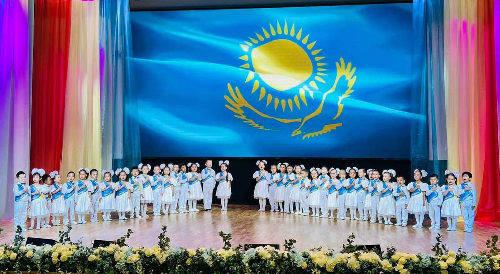 "Патриотизмге тәрбиелеу": Алматыда мемлекеттік рәміздер күні балабақшада кең ауқымда аталып өтілді 