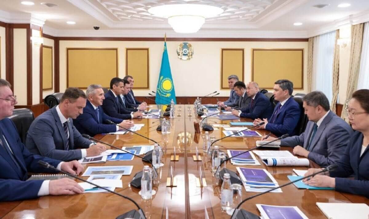 Олжас Бектенов ресейлік губернатормен шекара маңы мәселелерін талқылады