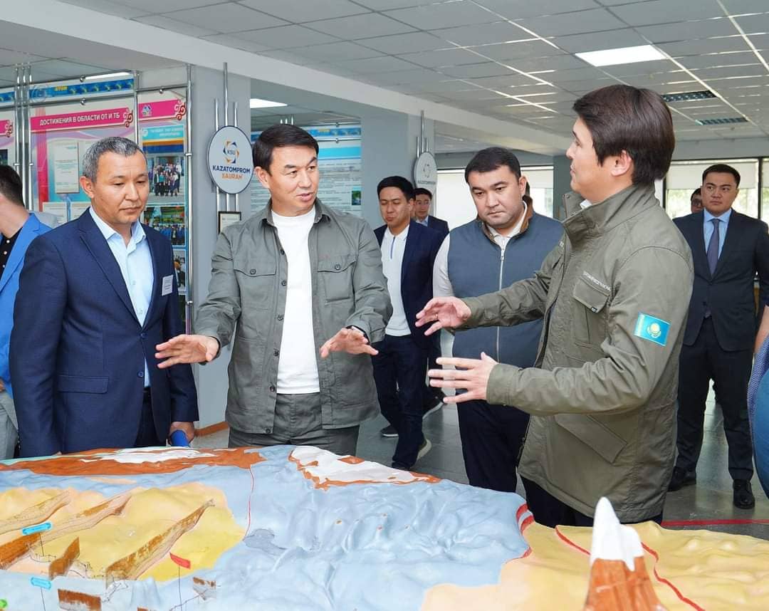 «1,3 мың адам жұмыс істейді»: Созақ ауданындағы ірі кәсіпорындар ел экономикасының дамуына үлес қосып келеді