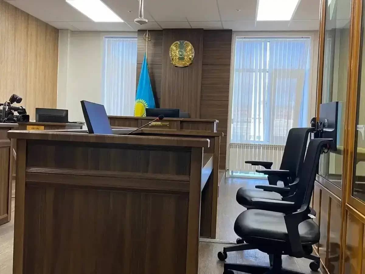 Бетін пышақпен тілгілеген: Ақтөбе облысында әйелді өлтіріп, көлігін, алтын алқасы мен ақшасын иемдеген жігіт мәйітті далаға лақтырып жіберген
