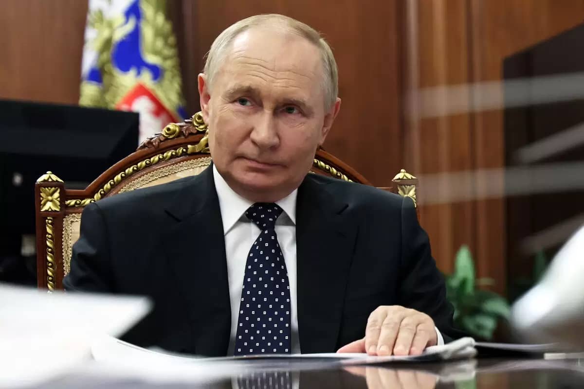 Путин: "Қазағы көп үш облысқа орыс мектебін саламыз"