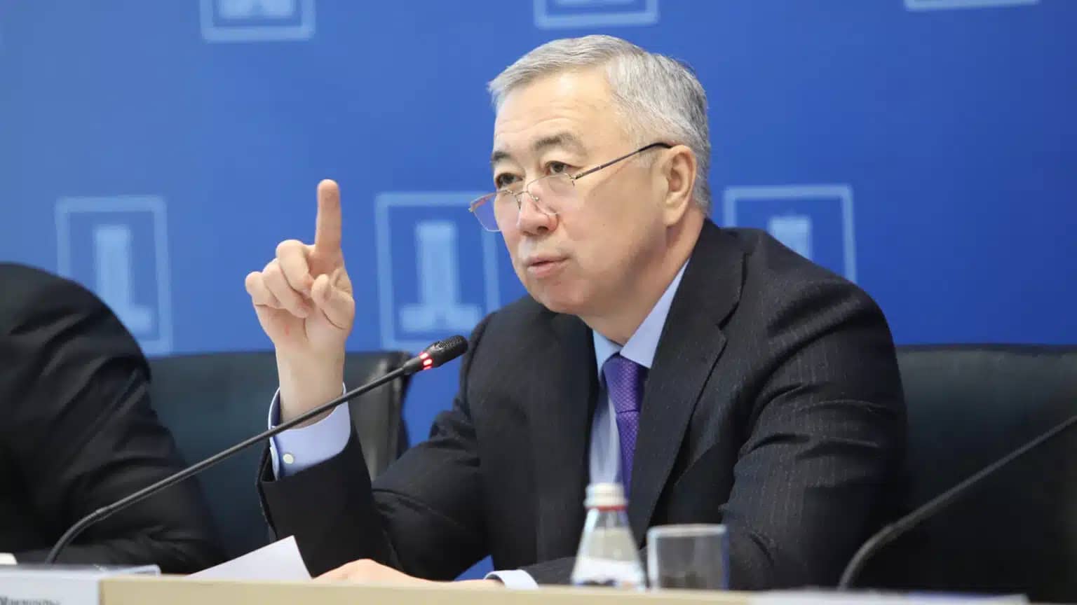 НДС 20%-ға дейін өссе, инфляция үдейді: Үкімет жалақы мен зейнетақыны көтеруге уәде берді