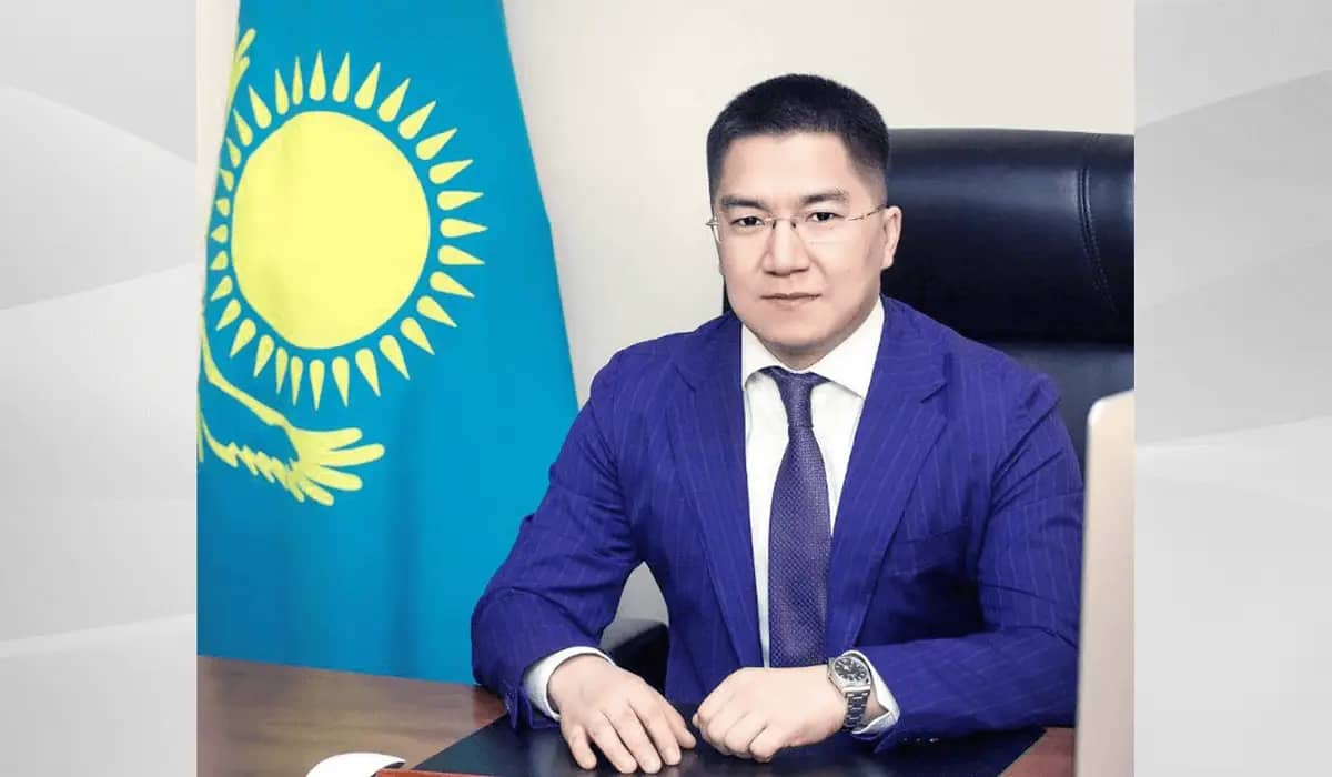«Өнер адамдары сенімен бірге»: Мейрамбек Бесбаев Мажағұловқа қолдау көрсетті