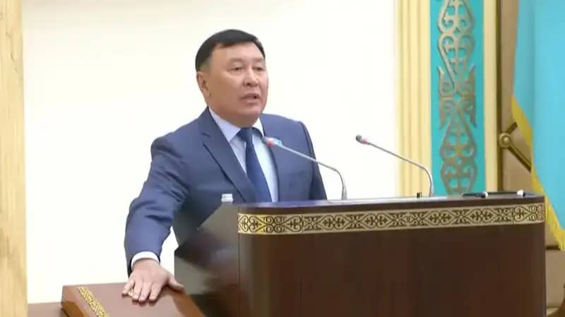 Ескі көліктердің иесі айыппұл төлей тұрсын – депутат
