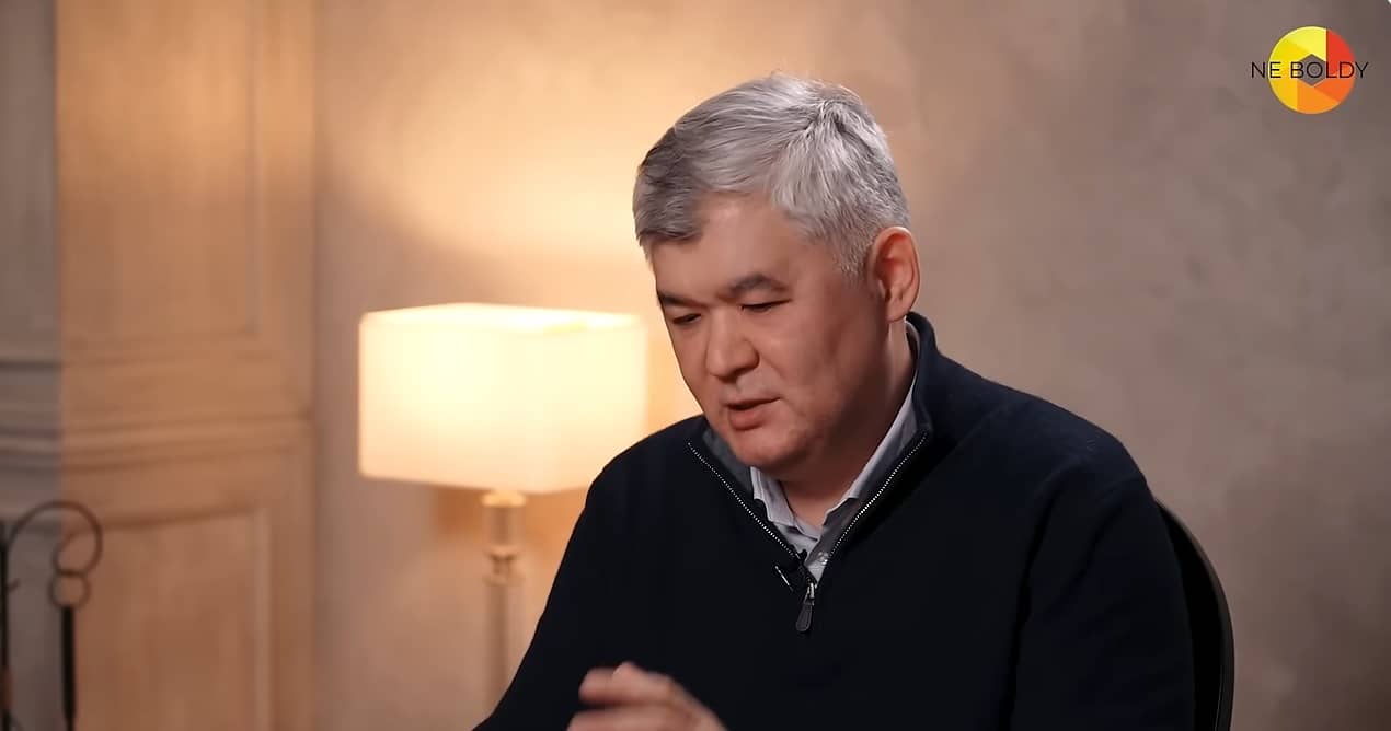 «Шенеуніктің бәрін жемқор деп ойлайды»: Біртанов абақтыдағы күндері жайлы айтты (ВИДЕО)