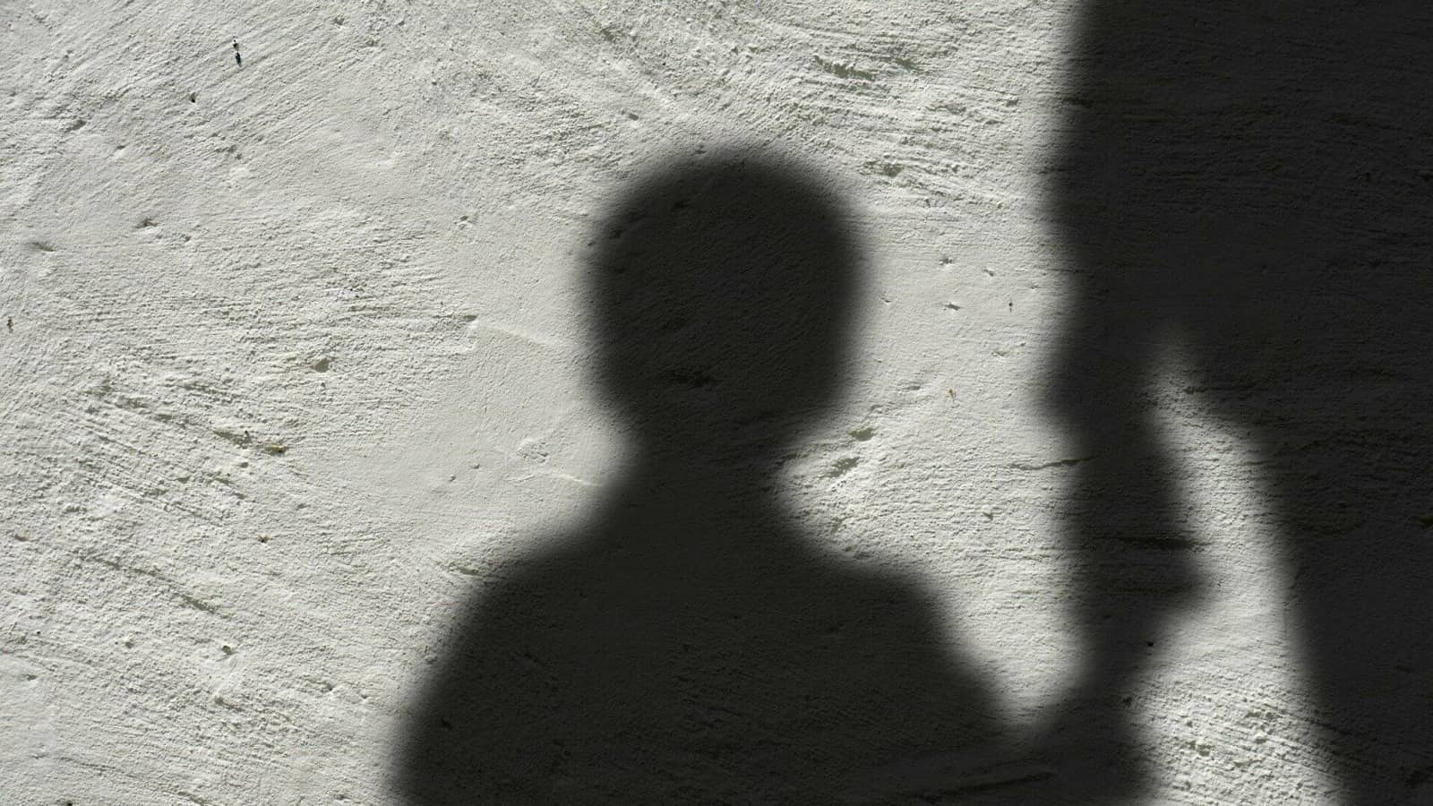 Қарағандыдағы «қарияның» қастандығы: егде жастағы адам балаларды зорлап, порнография түсірген