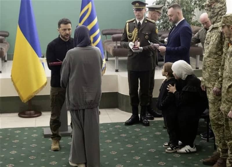 Владимир Зеленский мұсылман сарбаздармен бірге ауызашарға қатысты