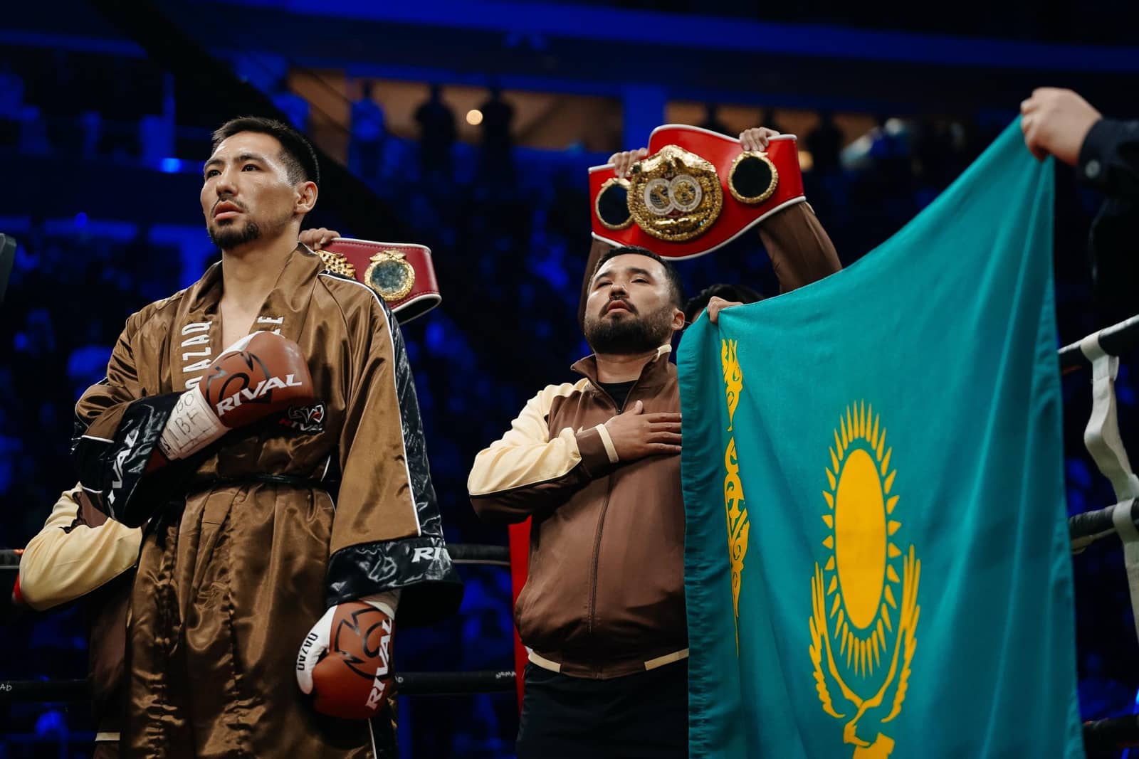 Қос белбеуін қорғап шықты: Жәнібек Әлімханұлы ешкім жеңе алмаған француз боксшысын нокаутқа жіберді