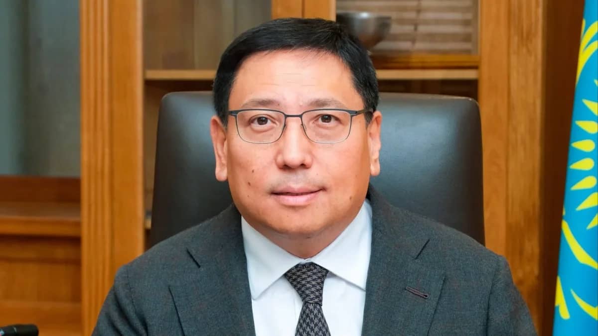 Алматы әкімсіз қалды: Президент ақыры Ерболат Досаевты қызметінен босатты