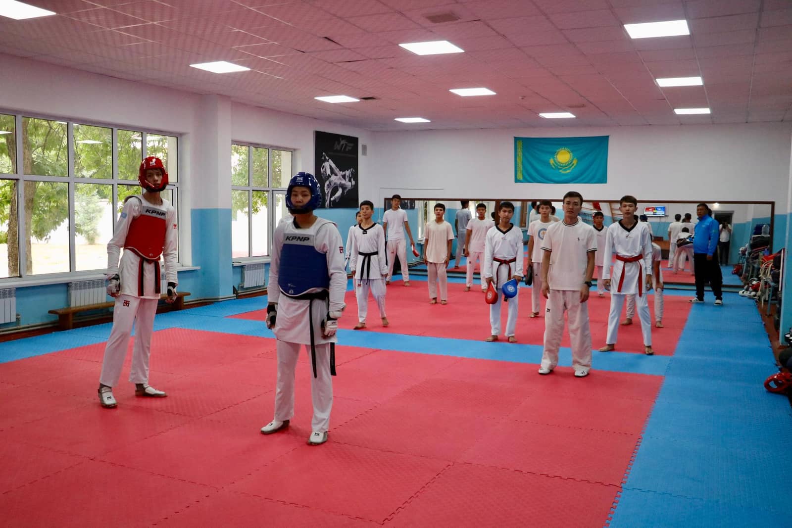 Депутаттар Бекзат Саттарханов атындағы облыстық олимпиада резервінің мамандандырылған мектеп-интернат-колледжінің жұмысымен танысты