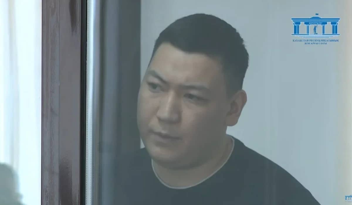 Талғар трагедиясы: 23 жылға дейін сотталатын Абзал Шынасыл сотта анасын айтып, халықтан кешірім сұрады