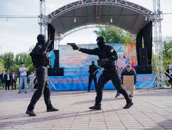 «Есірткісіз жастар – болашаққа жол бастар»: Оралда жастар акциясы өтті