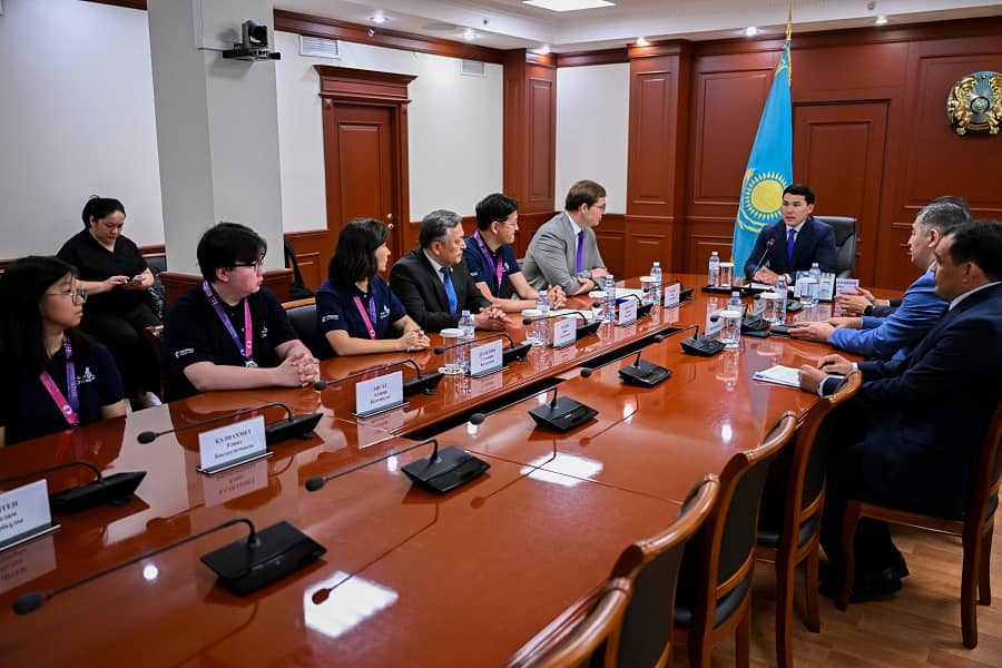 Туризм және спорт министрі KazChess құрамасымен кездесу өткізді