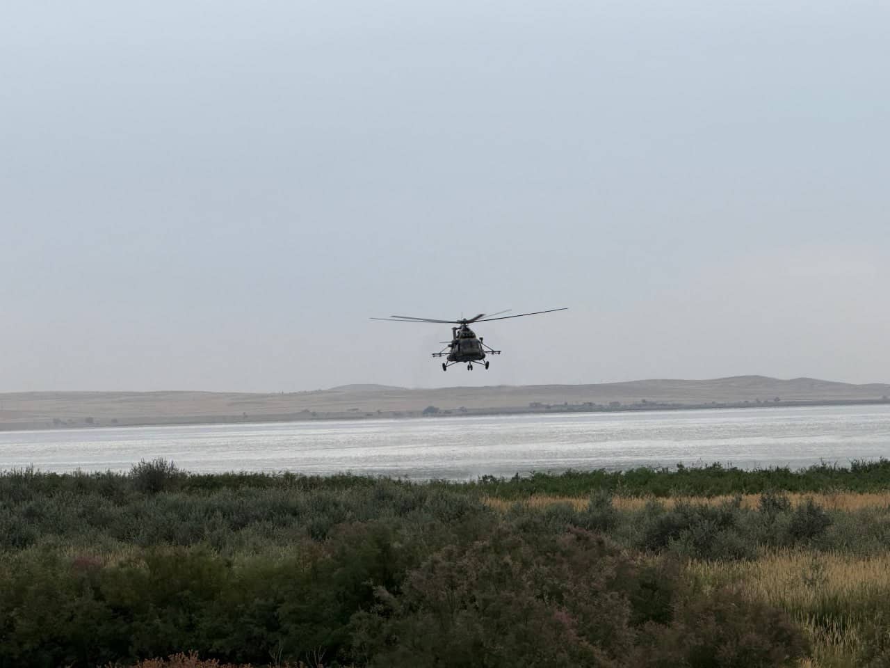 Асты батпақ: Сорбұлақтағы жоғалған тікұшақтың табылуы қиындап бара жатыр
