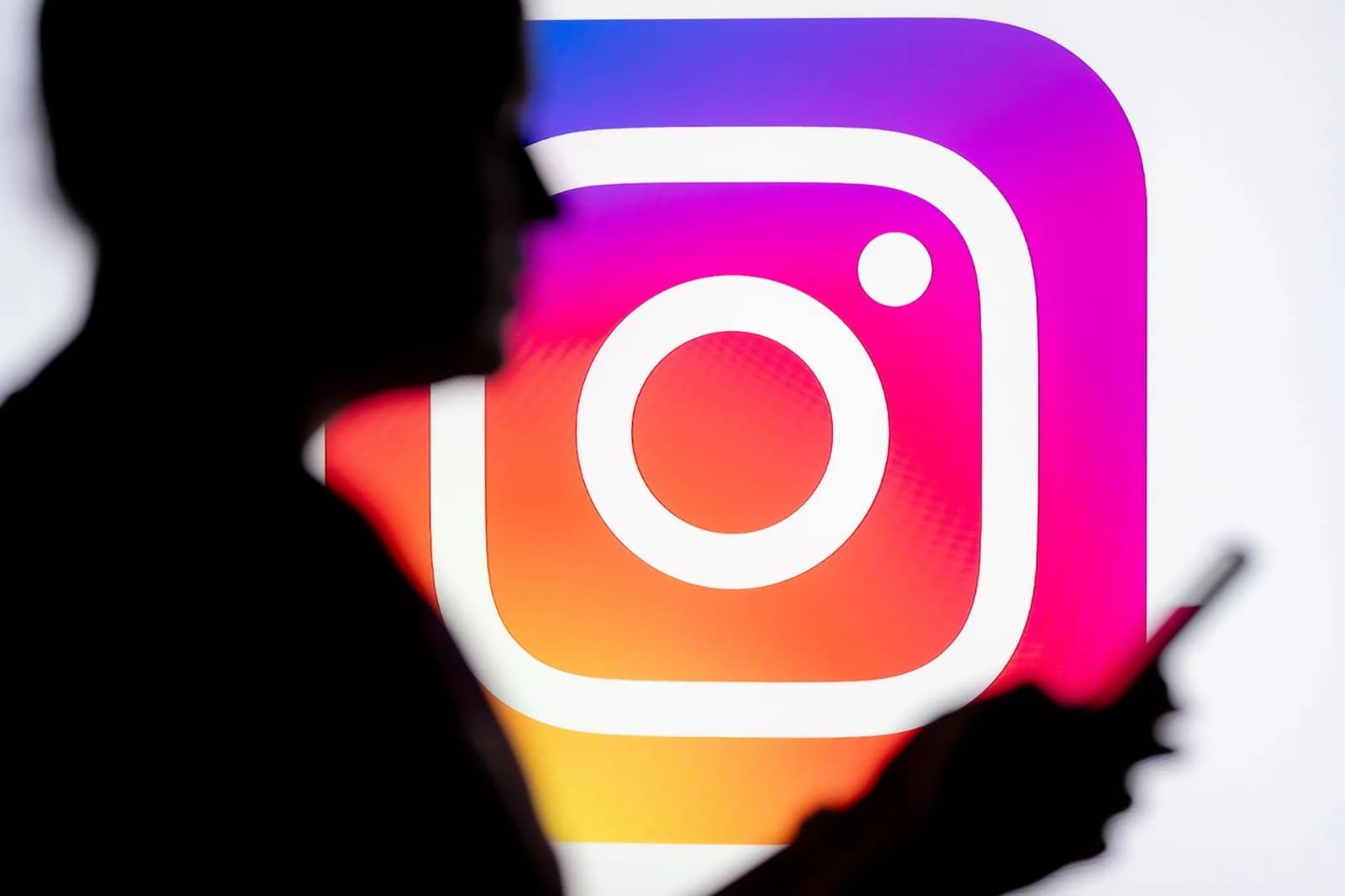 «Ақша табудың заңды жолы»: жас қыз Instagram-дағы суретін авторын көрсетпей алған компаниядан 369 мың теңге өндірді