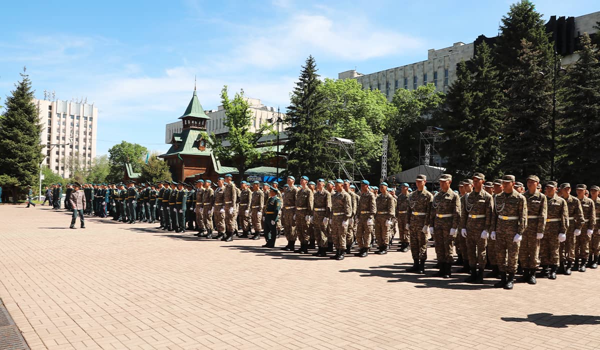 Әскер орнына ақша: Армияға бармай-ақ әскери билетті қалай алуға болады?