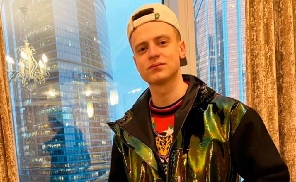«Тегін өзгертіп, көшеге жалаңаш шыққан»: елді «есінен адастырған» блогерге іздеу жарияланды