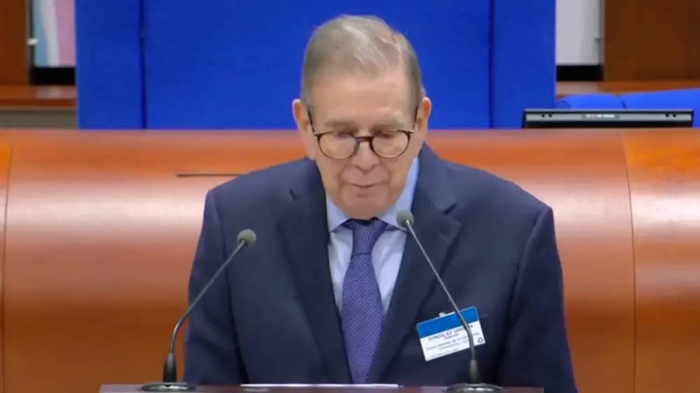Венесуэла оппозициясының жетекшісі өзін президент деп жариялап, армияға үндеу жасады