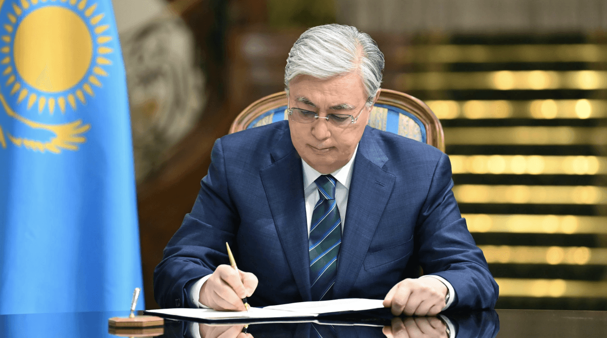 Қасым-Жомарт Тоқаев мектеп мұғалімін халықаралық байқаудағы жеңісімен құттықтады