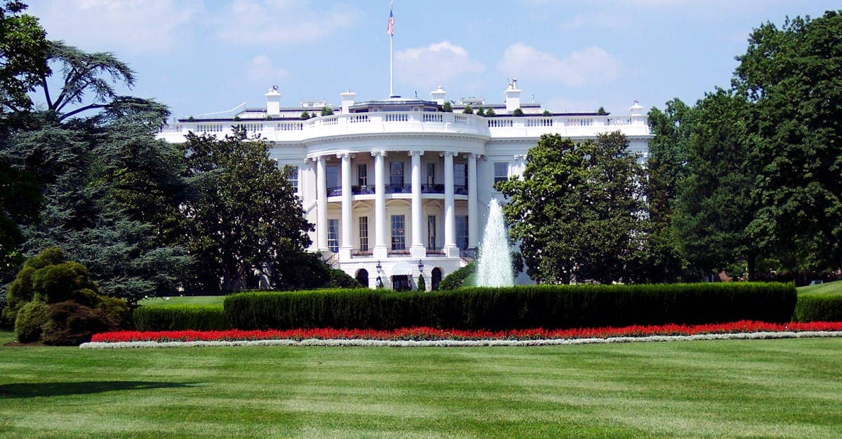 Трамп Мадуроны күштеп емес, мәмілеге келуді көздеген - The Wall Street Journal