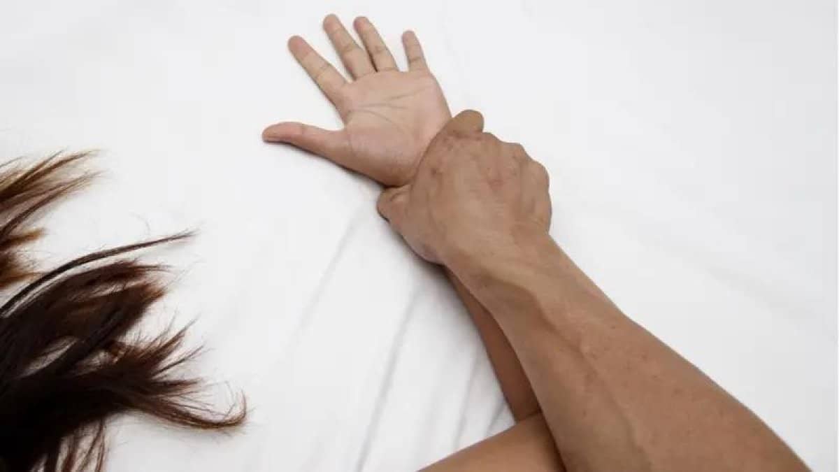 Қайын атаның қозуы: Ақтөбе облысында туған келінін зорлаған еркек 8 жылға сотталды