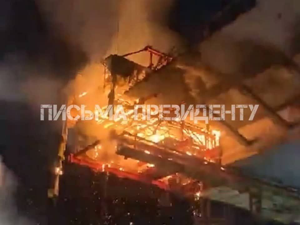 Павлодарда салынып жатқан көпір өртеніп кетті