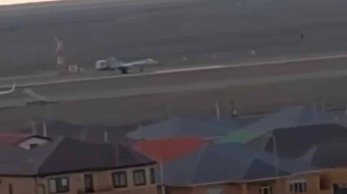 Ресейдің бомбалаушы жойғыш ұшағы Қазақстанның әуежайына рұқсатсыз келіп қонды