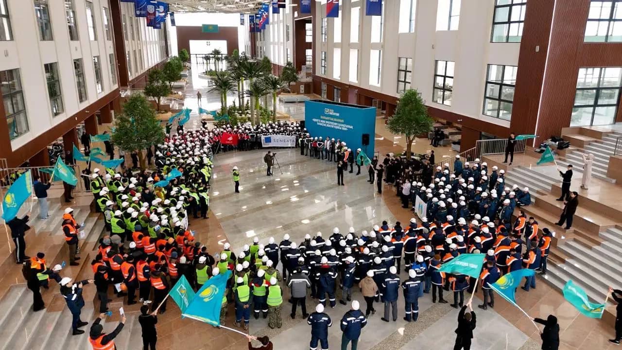Прогрессивті мемлекет боларына сенемін: Елордада құрылыс саласының қызметкерлері жаңа Конституция жобасын қолдады