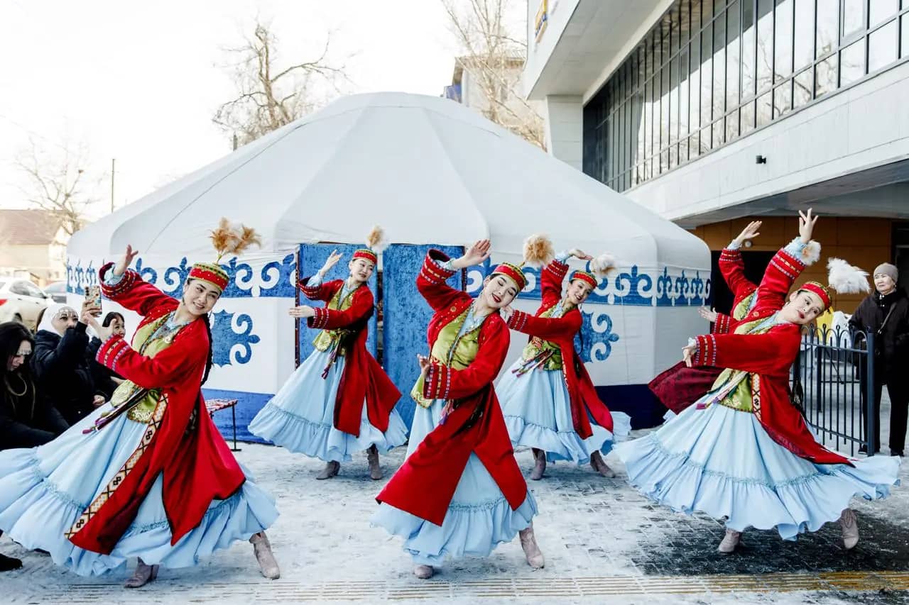 Оралдағы Жастар мәдениет сарайында Көрісу күні кең көлемде аталып өтті