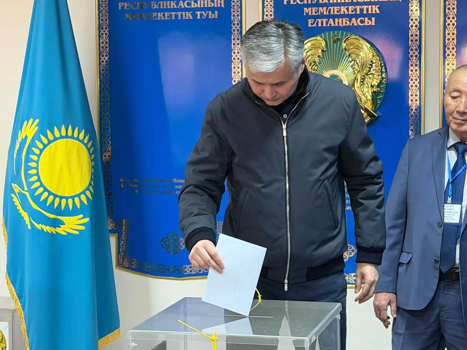 Ұлытау облысының әкімі Дастан Рыспеков референдумда дауыс берді