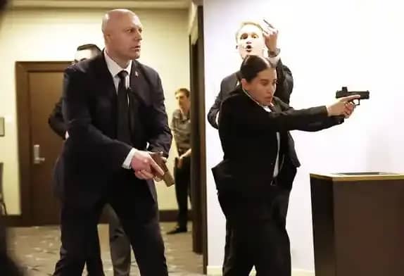 Вашингтондағы атыс: Мұғалім Ақ үйдегі жиналыс кезінде оқ атқан