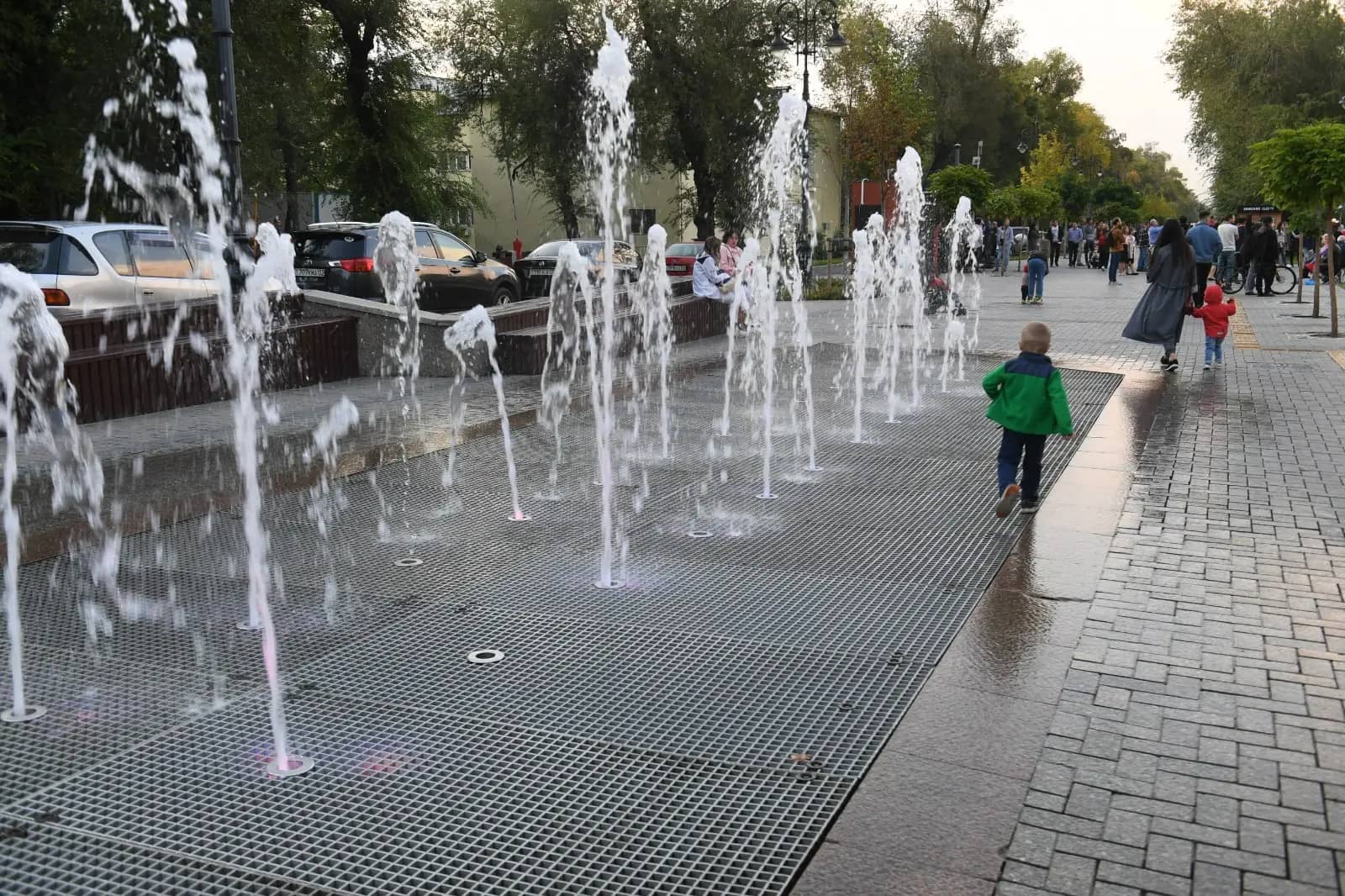 Алматыда мамыр айының басынан бастап субұрқақ маусымы кезең-кезеңімен басталады