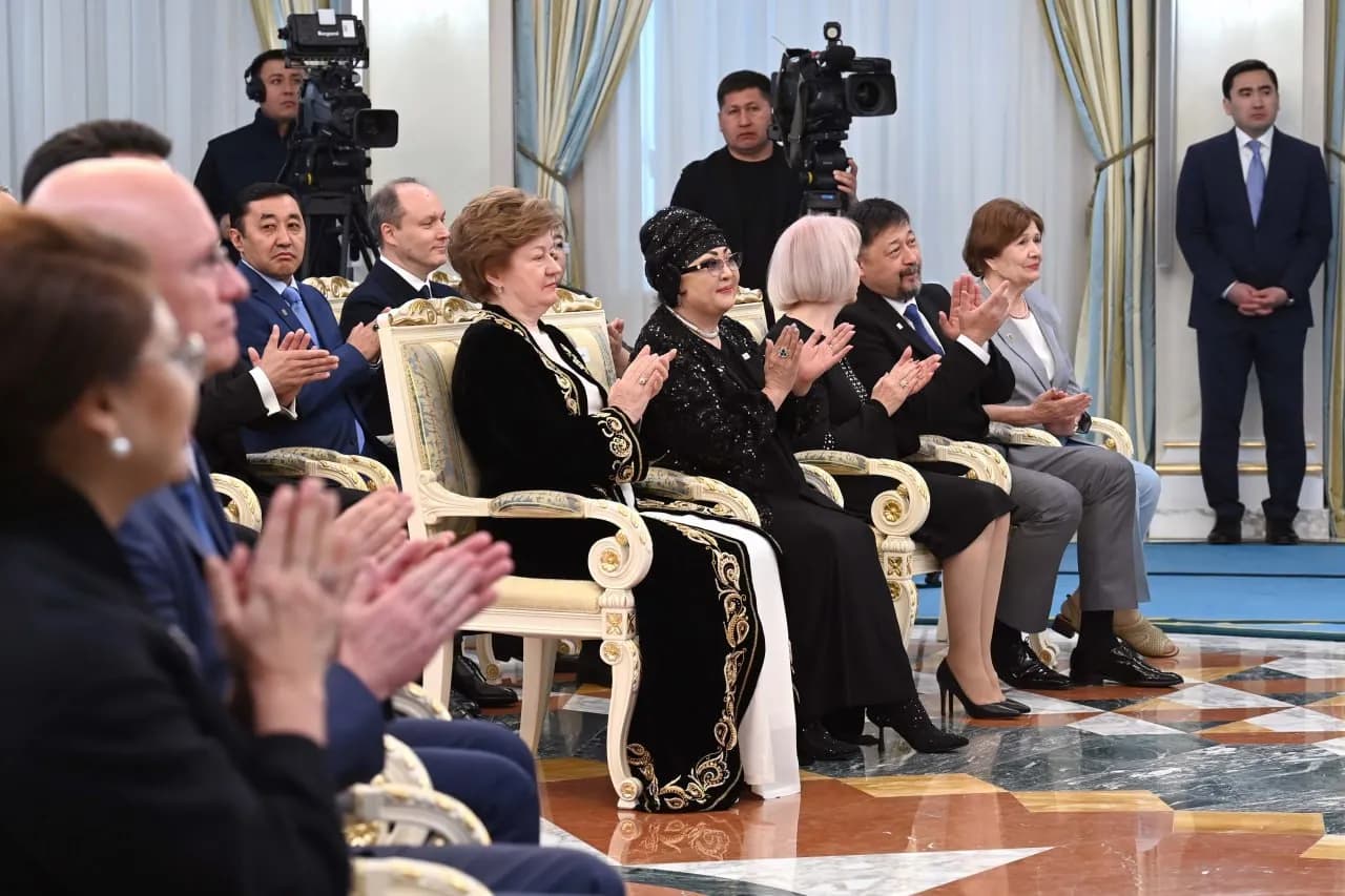 Тоқаев Мақпал Жүнісованы жоғары дәрежелі орденмен марапаттады