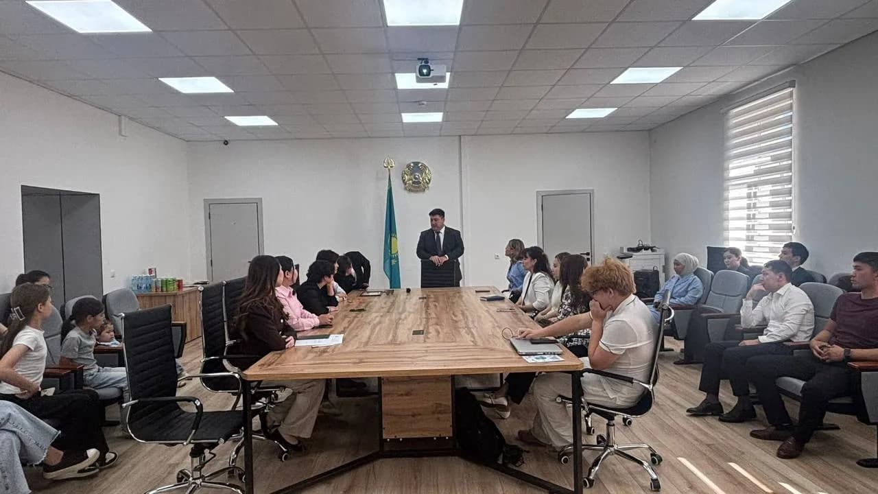 Эколог сағаты: тәжірибе мен игі бастамалар алаңы