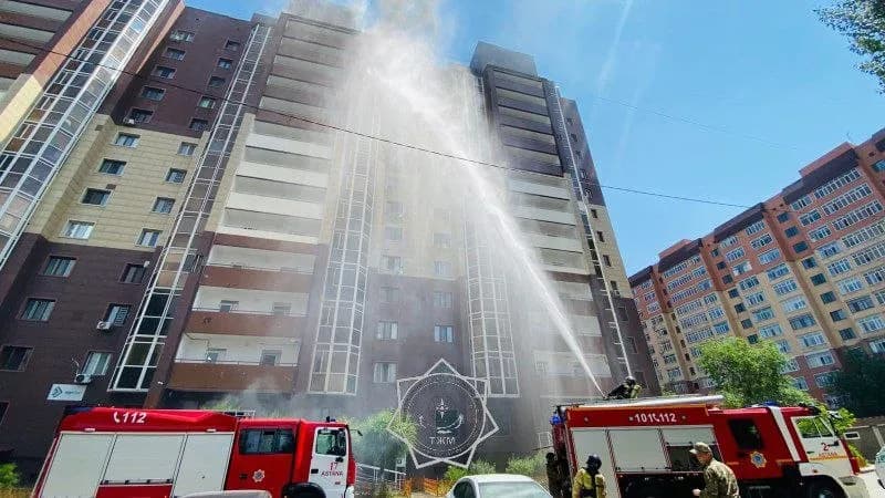 Астанада 13 қабатты тұрғын үй өртенді