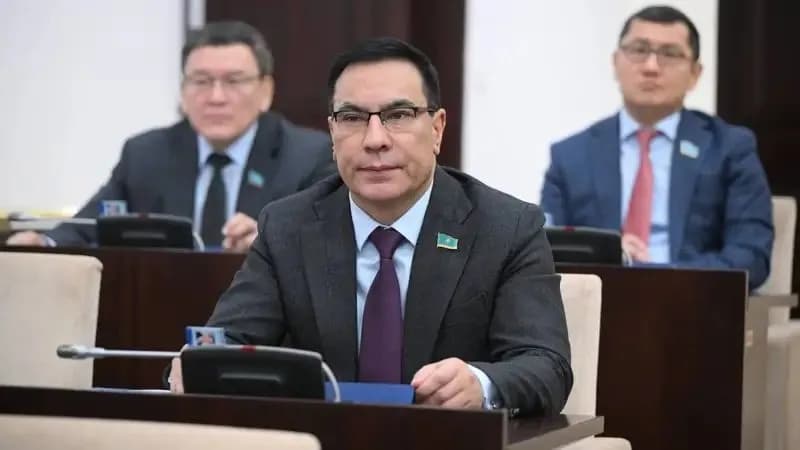 Сенатор Зәкіржан Кузиев: Қазақстандағы жердің 75%-ы сорға айналды 