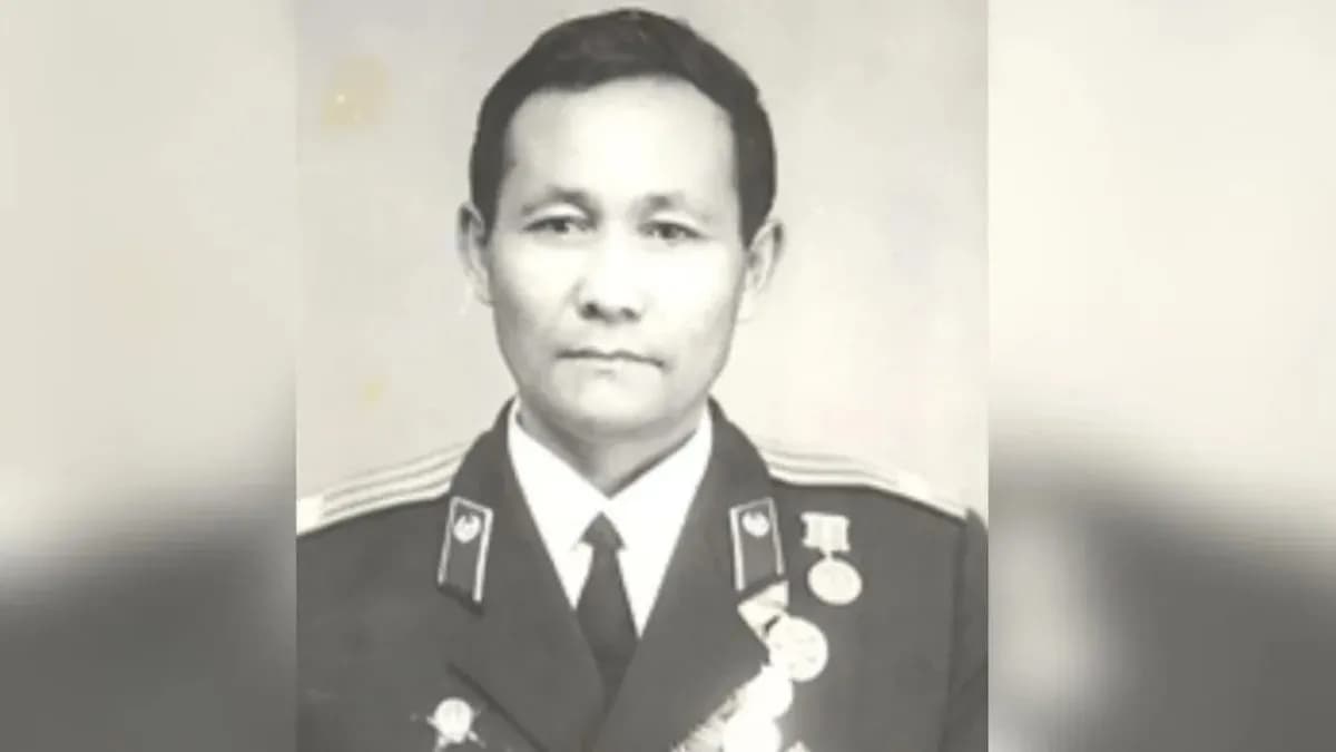 Екінші дүниежүзілік соғыс ардагері Кенжебай Мәденовке «Халық қаһарманы» атағы берілді