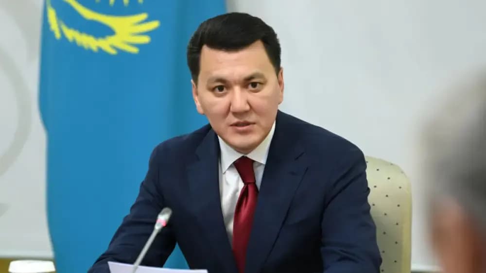 Ерлан Қарин: Жаңа Конституция нормаларын жүзеге асыру жұмысы кезең-кезеңімен жалғасып жатыр