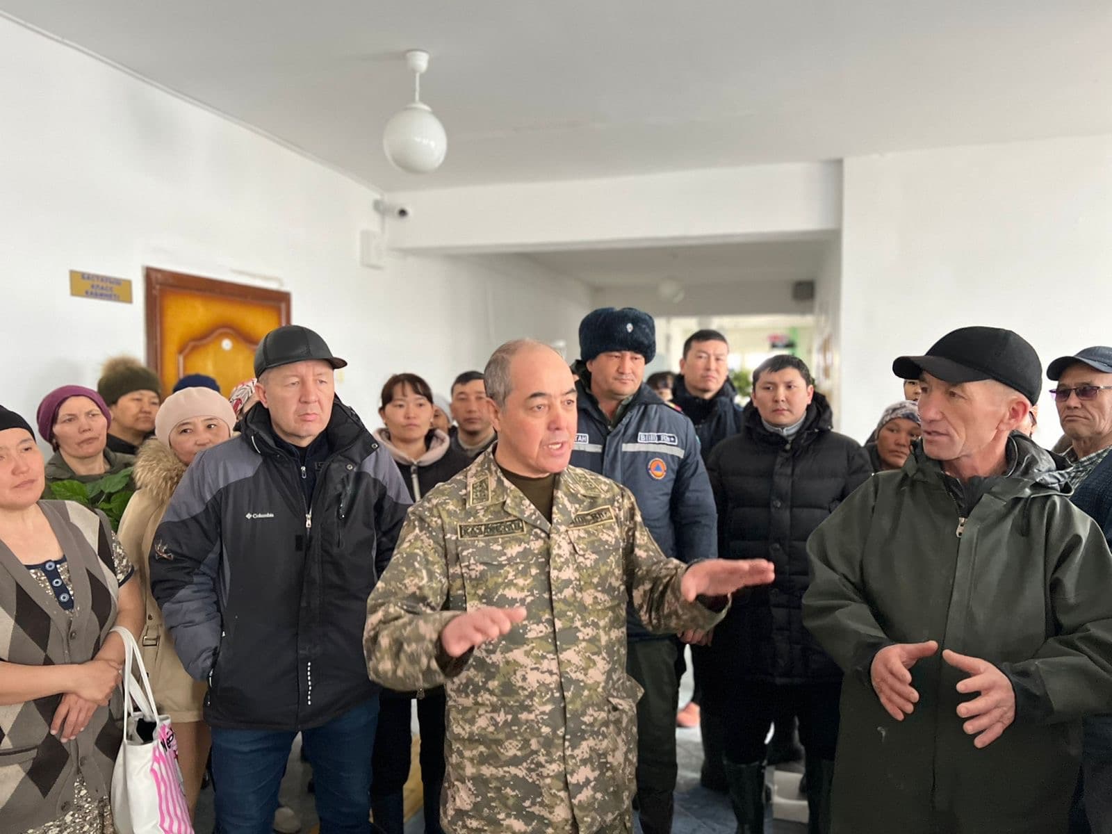 БҚО Қаратөбе ауданында су тасқынынан 400-ге жуық адам құтқарыл