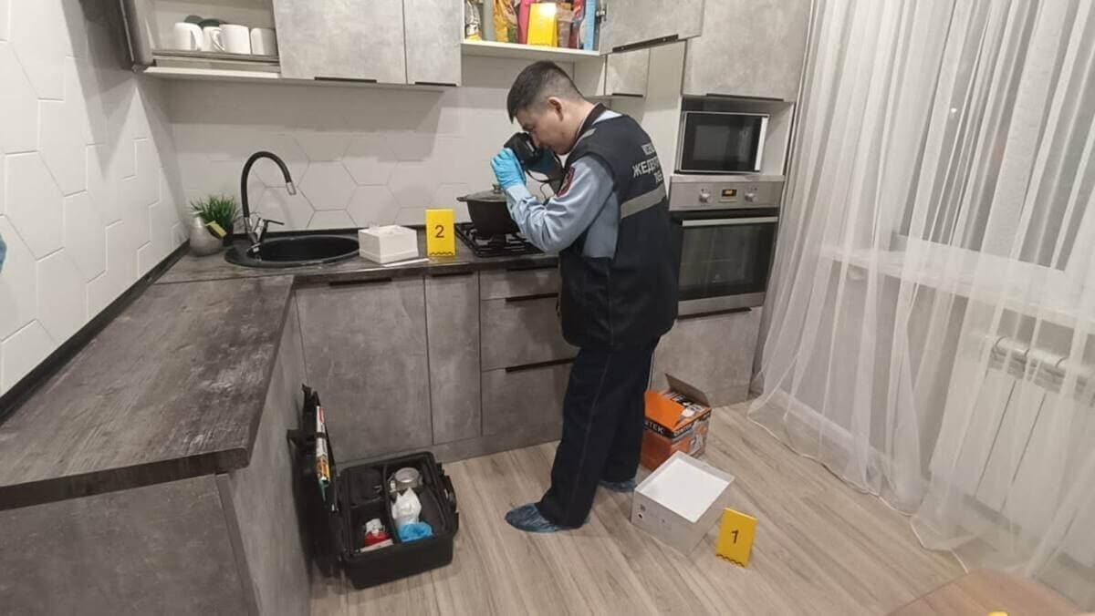 Су сүзгісін орнатуға келгендер пәтерден 100 млн теңгені қолды қылған
