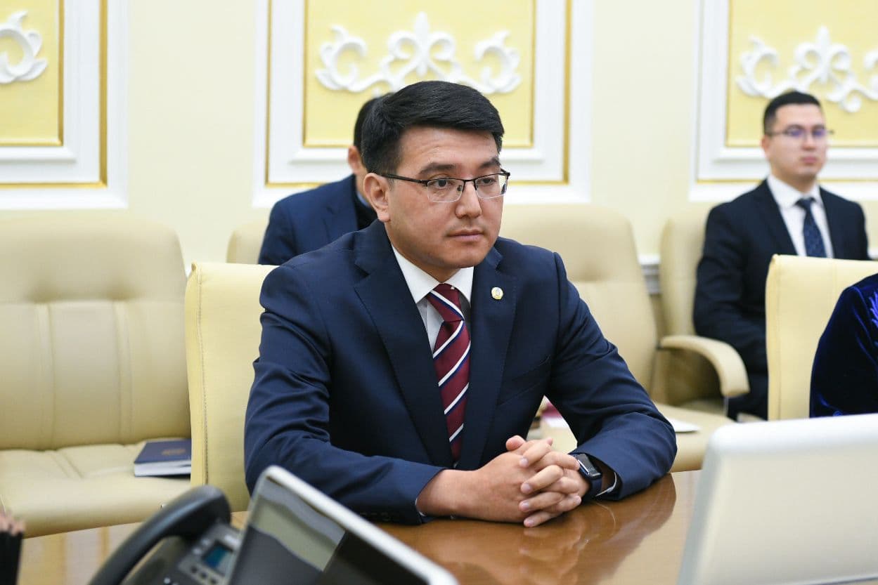 Тұтынушыларға бағдарланған сервистік аппаратты қалыптастырудамыз
